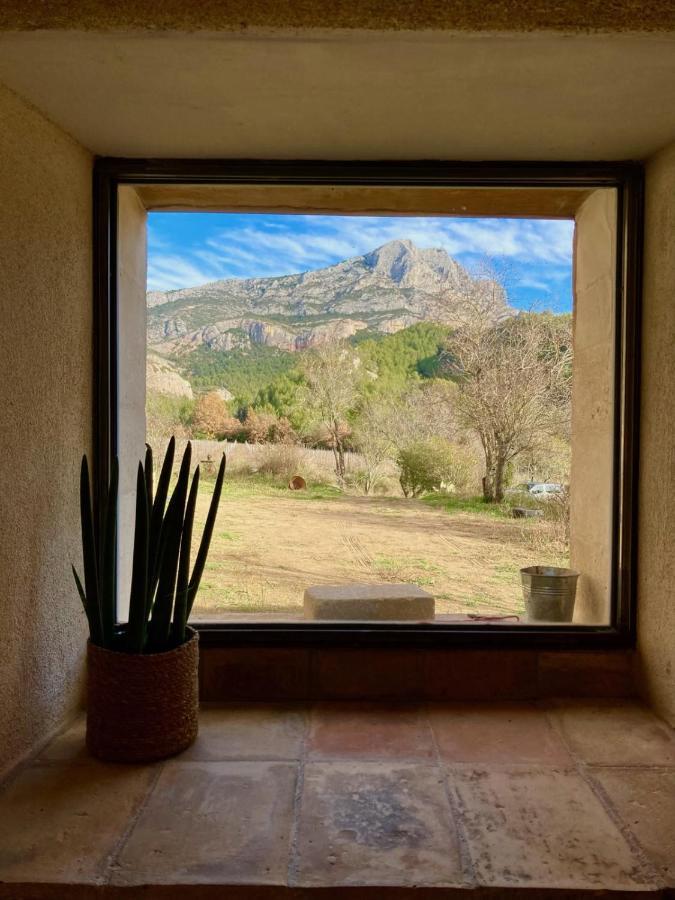 Maison A Aix En Provence Au Pied De La Sainte Victoire Beaurecueil Esterno foto