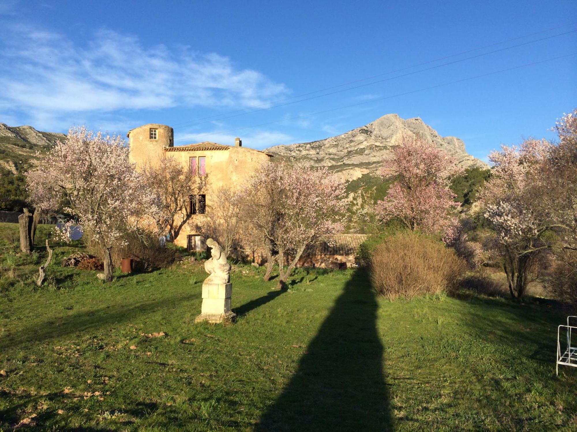 Maison A Aix En Provence Au Pied De La Sainte Victoire Beaurecueil Esterno foto